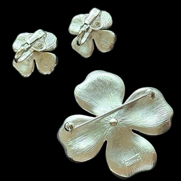 Vintage Crown Trifari Dogwood Set Signed Brushed Silver Tone Brooch Earrings - Picture 2 of 7